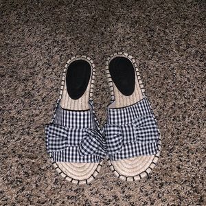 Forever 21 only worn once sandals!